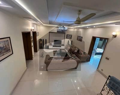5 MARLA LIKE A NEW FACING PARK SALE IN JOHAR TOWN NEAR M. ALI CHOWK COLLAGE ROOD