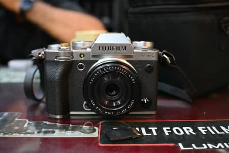 FUJIFILM XT5