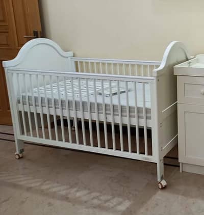 Baby cot with adjustable railing and mattress- imported bought from Z
