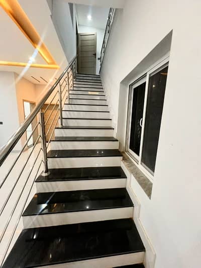 10 Marla House For rent In Beautiful Bani Gala
