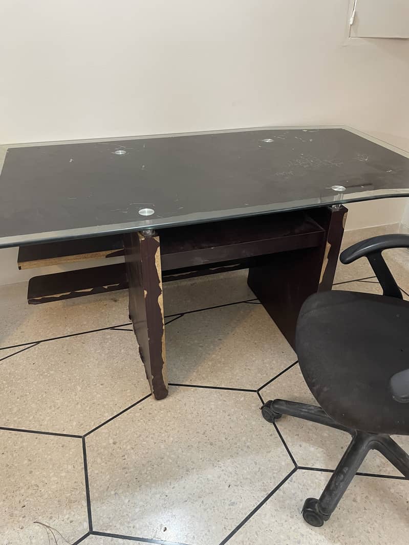 Office table plus chair 1