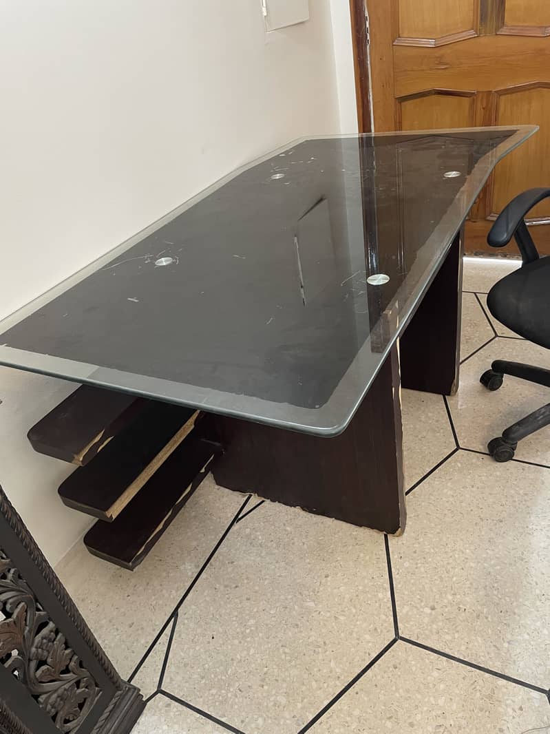 Office table plus chair 3