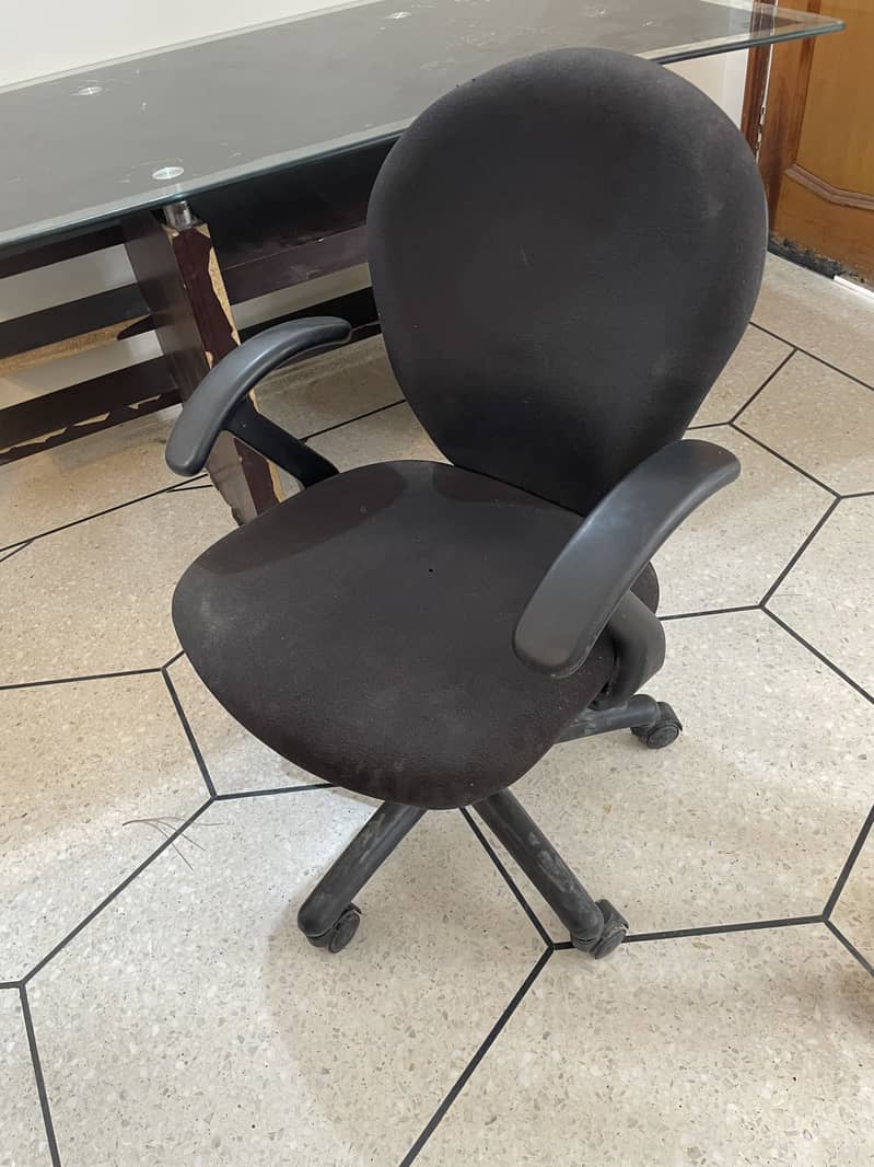 Office table plus chair 5