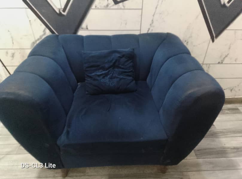 comfortable used sofas in good condition 1