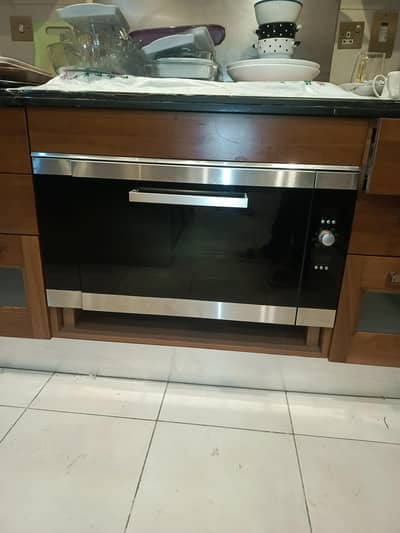 Miele Built-in Electric Oven H4900 B - Perfect Working Condition