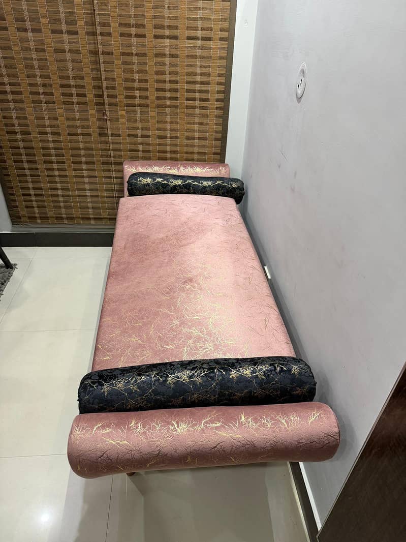 Multiple sofas and chairs 1