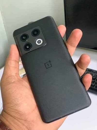 oneplus 10 pro 5g  Exchange with good phone or Iphone