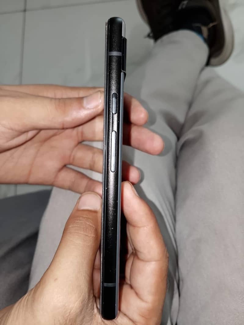 Google pixel 6a 4