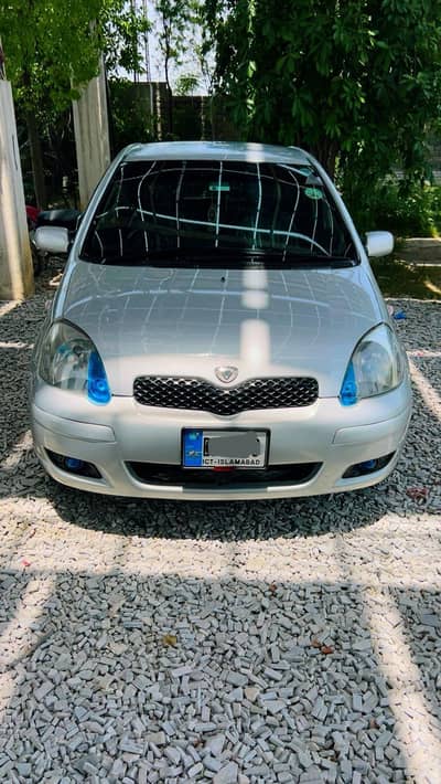 Toyota vitz 2003 FL