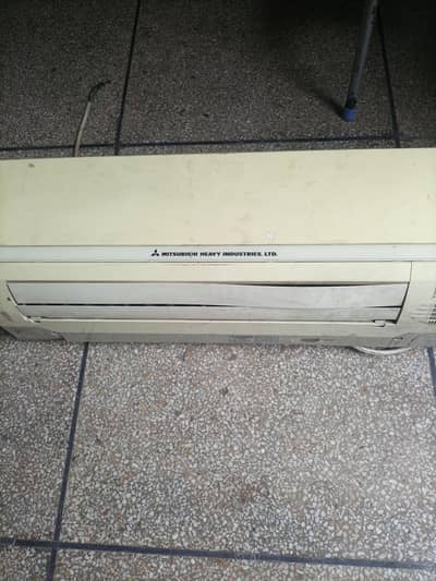Mitsubishi 1.5 ton  AC  working