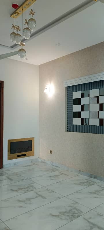 Dha Rahbar 10 Marla brand new house