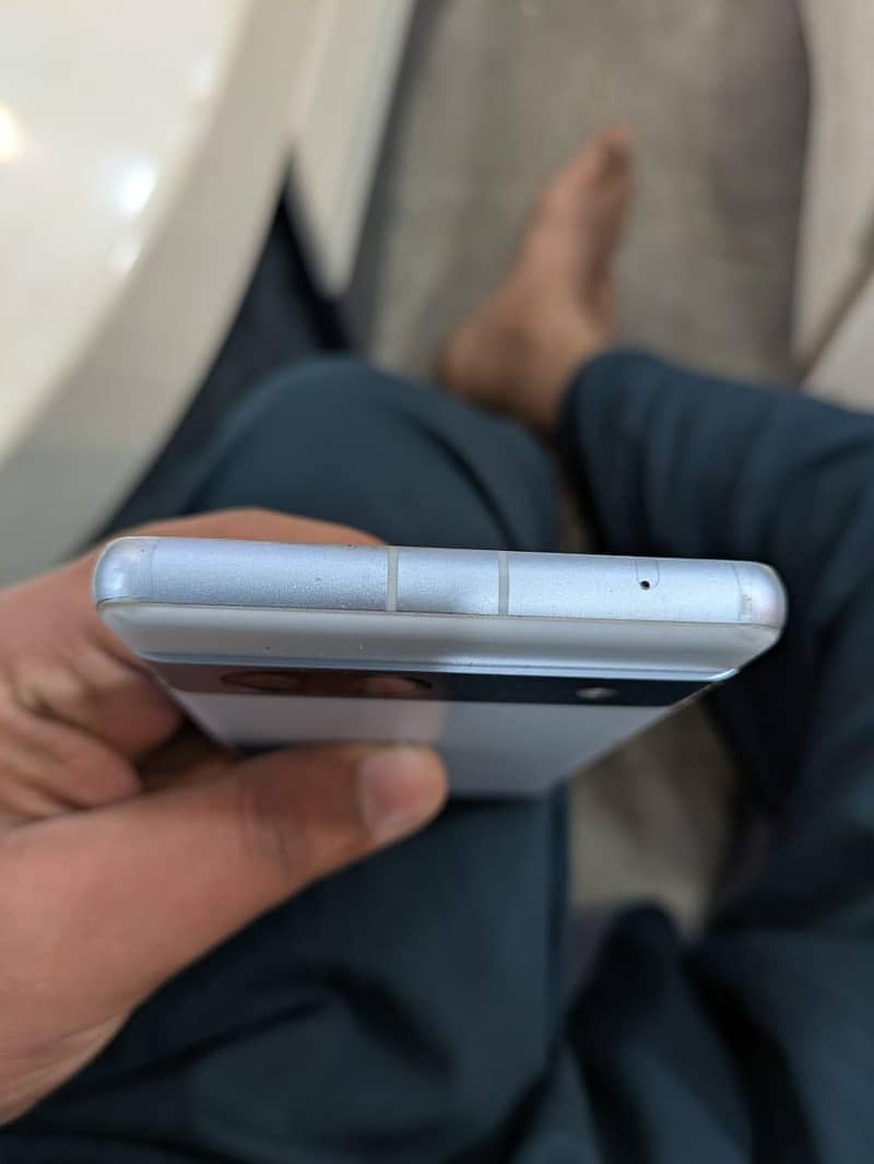 Google pixel 7A 3