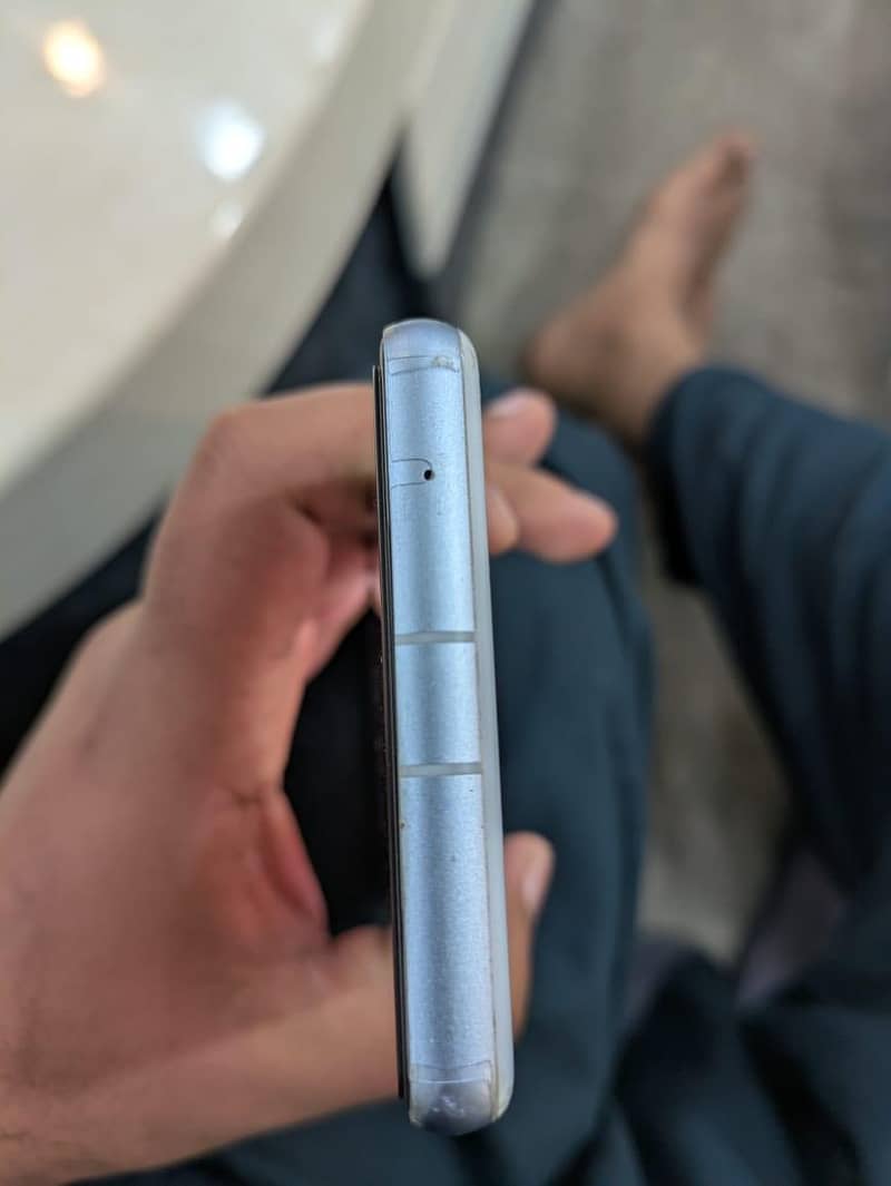 Google pixel 7A 6