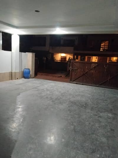 1kanal ground portion available for rent location E11-3 Islamabad