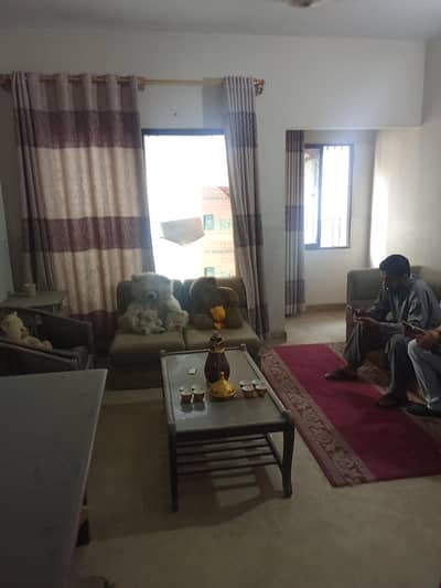 office use main road defence view 2 bad 3 baths first floor work 24/ 7