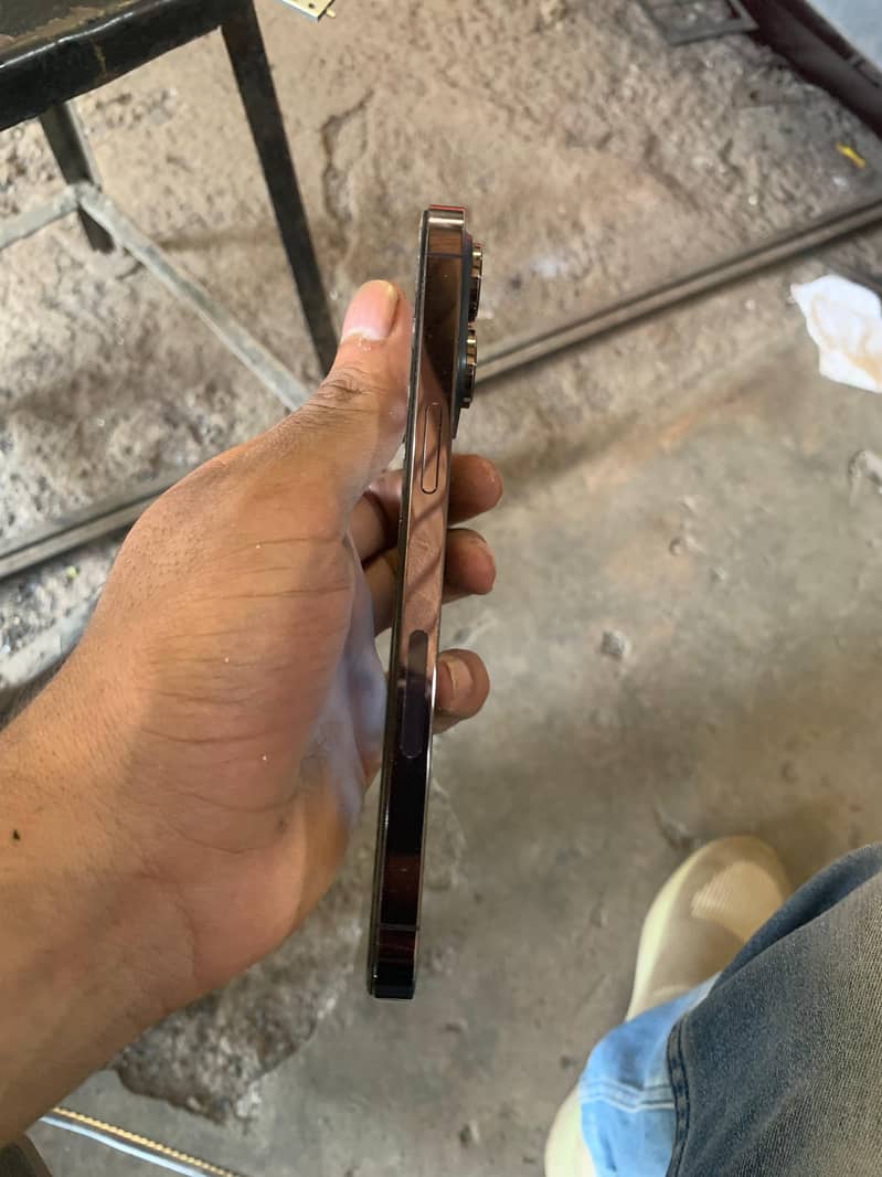 iphone 14 pro max 2