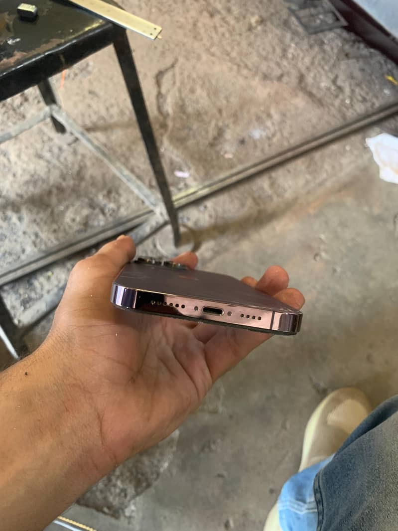 iphone 14 pro max 3