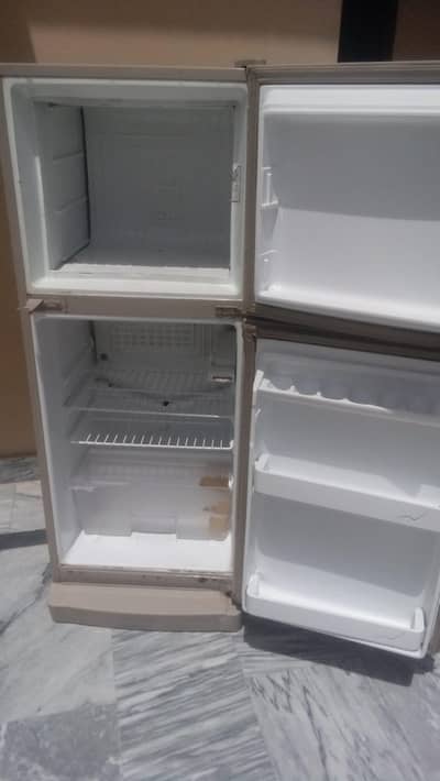 Dawlance fridge for sale
