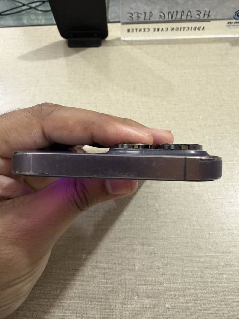 iPhone 14 Pro Max 4
