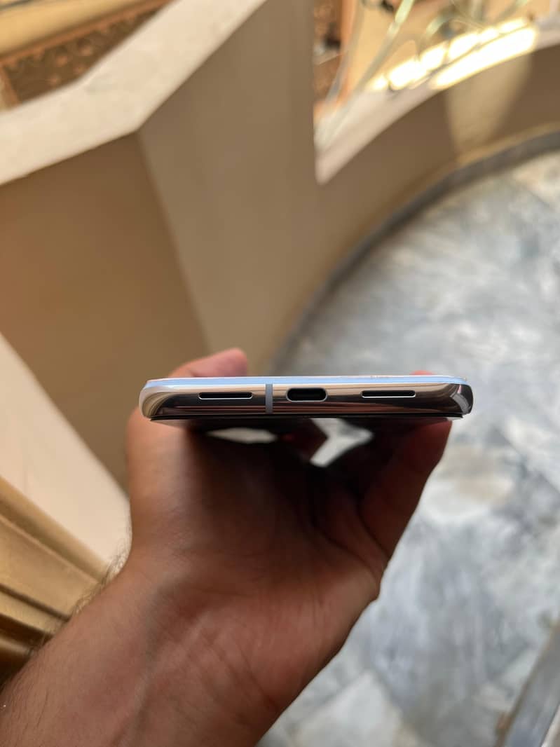 Google Pixel 8 pro 5