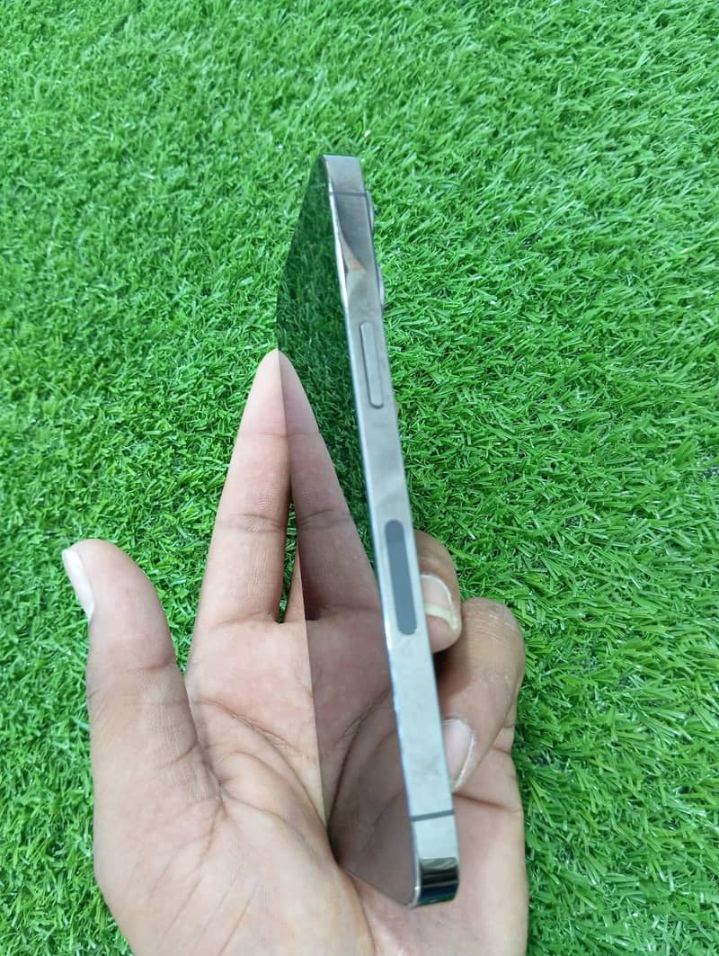 iPhone 13 Pro 2