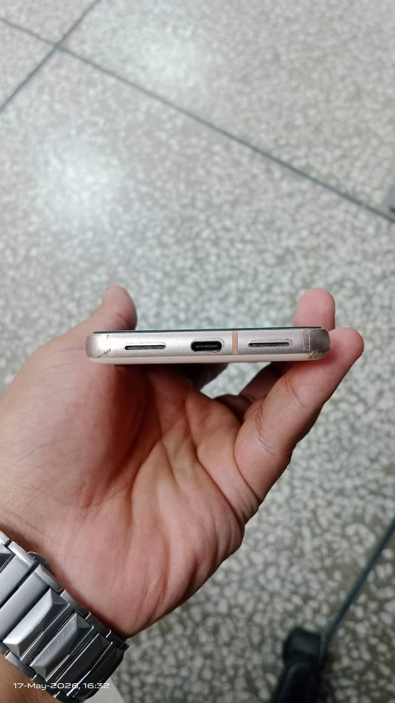 Google Pixel 8 3