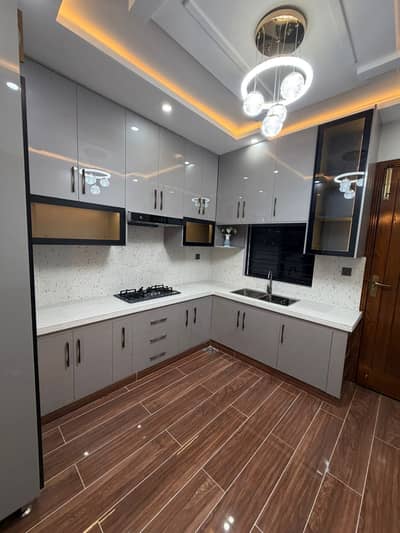 10 Marla House Like a New Available for Sale In LDA Avenue 1