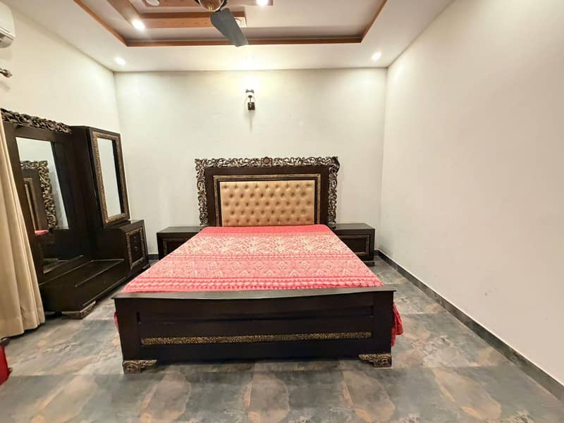 Used Furniture Affordable 3 beds set with side-table & dressing-table 0
