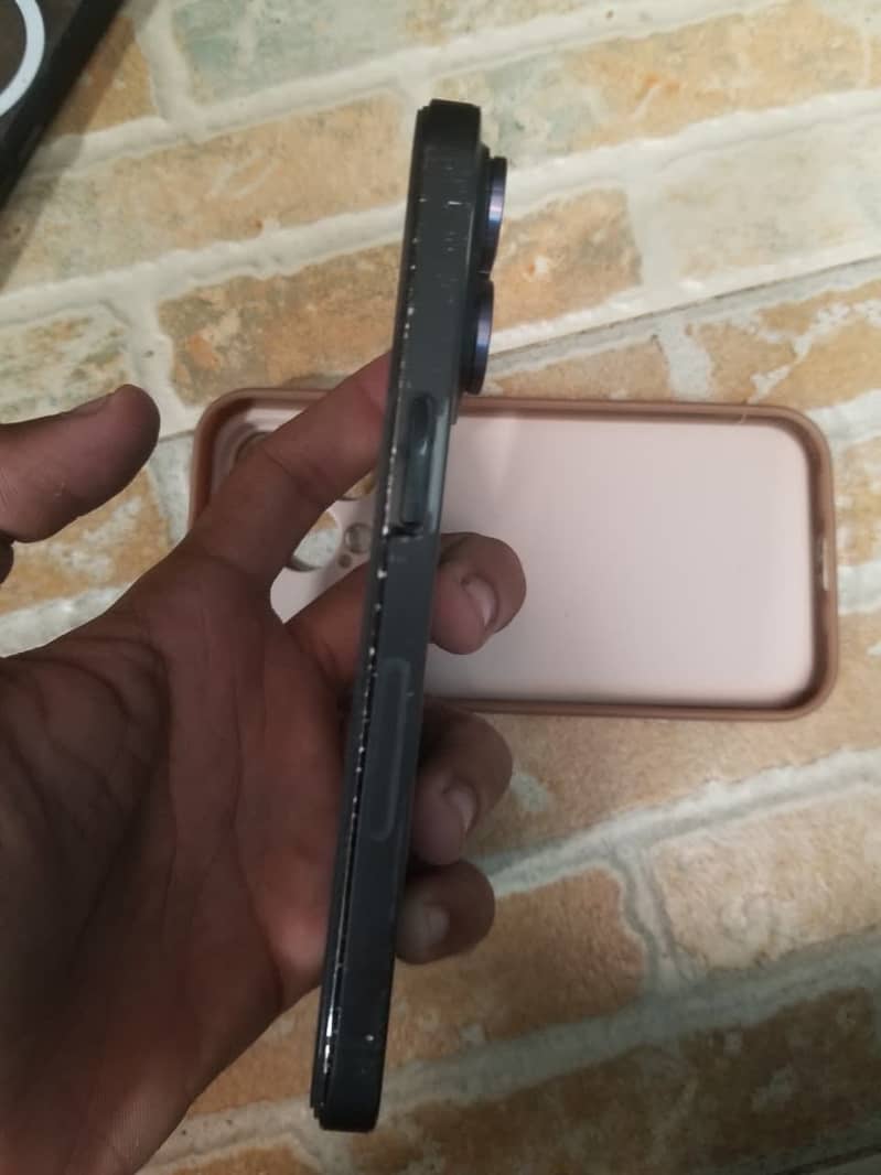 iPhone 14 Pro 4