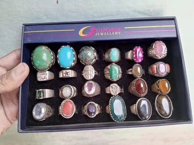 Silver rings stone's
