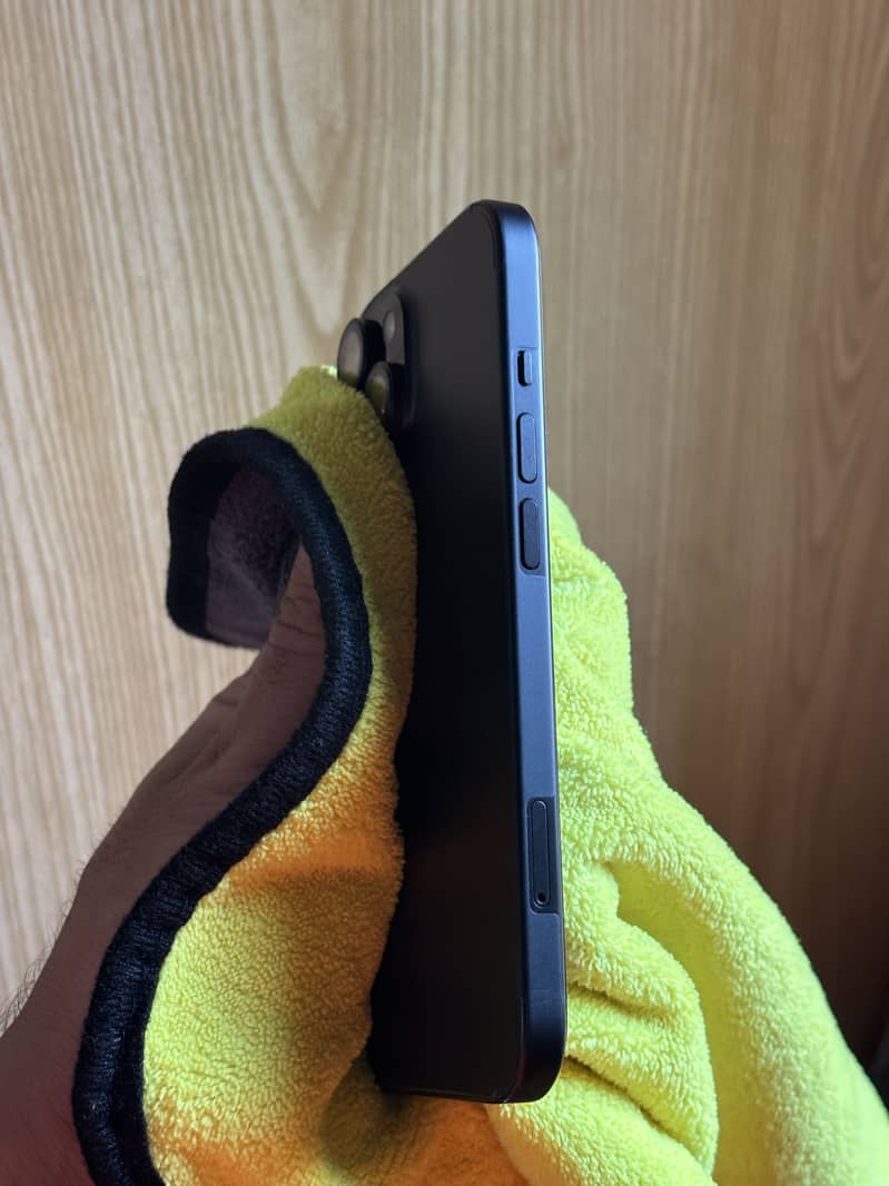 Iphone 15 2