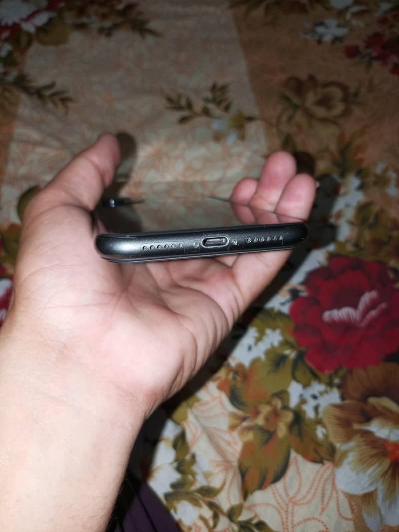 iPhone 11 2