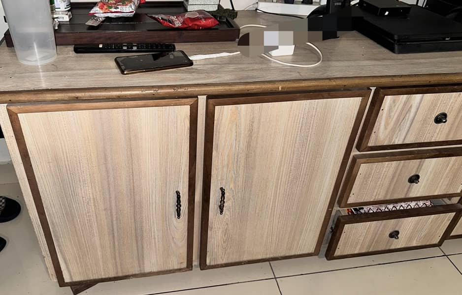 Console table 0