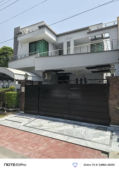 10 Marla Solid Constructed Used House Available In DC Colony Gujranwala