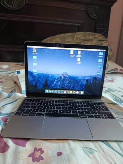 MacBook 2017