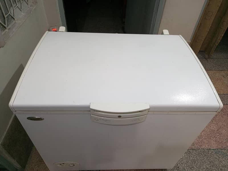 Waves deep freezer 1
