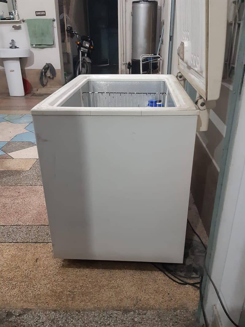 Waves deep freezer 4