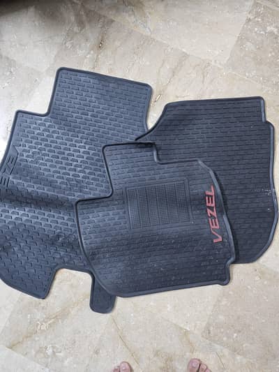 Honda Vezel/Vitz latex rubber mats and dashboard cover