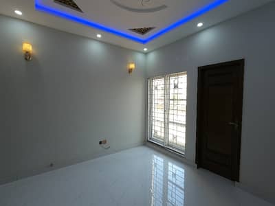 Change Your Address To Divine Gardens, Divine Gardens For A Reasonable Price Of Rs. 25000000