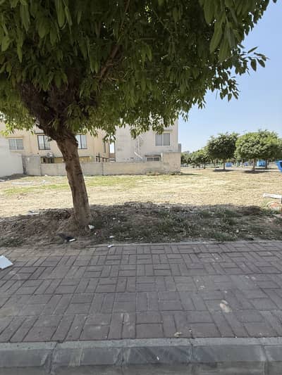 10 Marla Plot For Sale