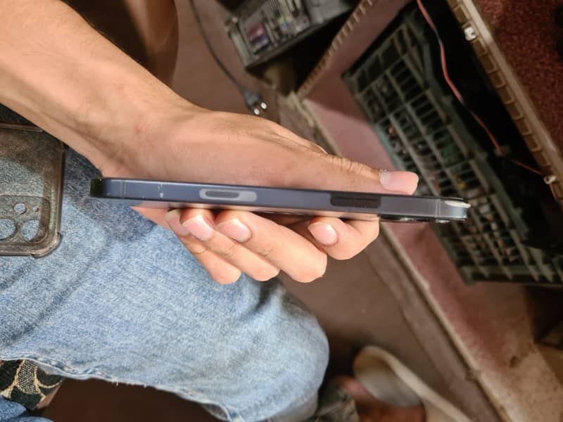 iphone 12 4