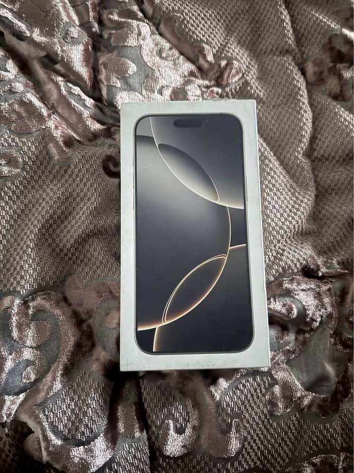 iPhone 16 pro max 4