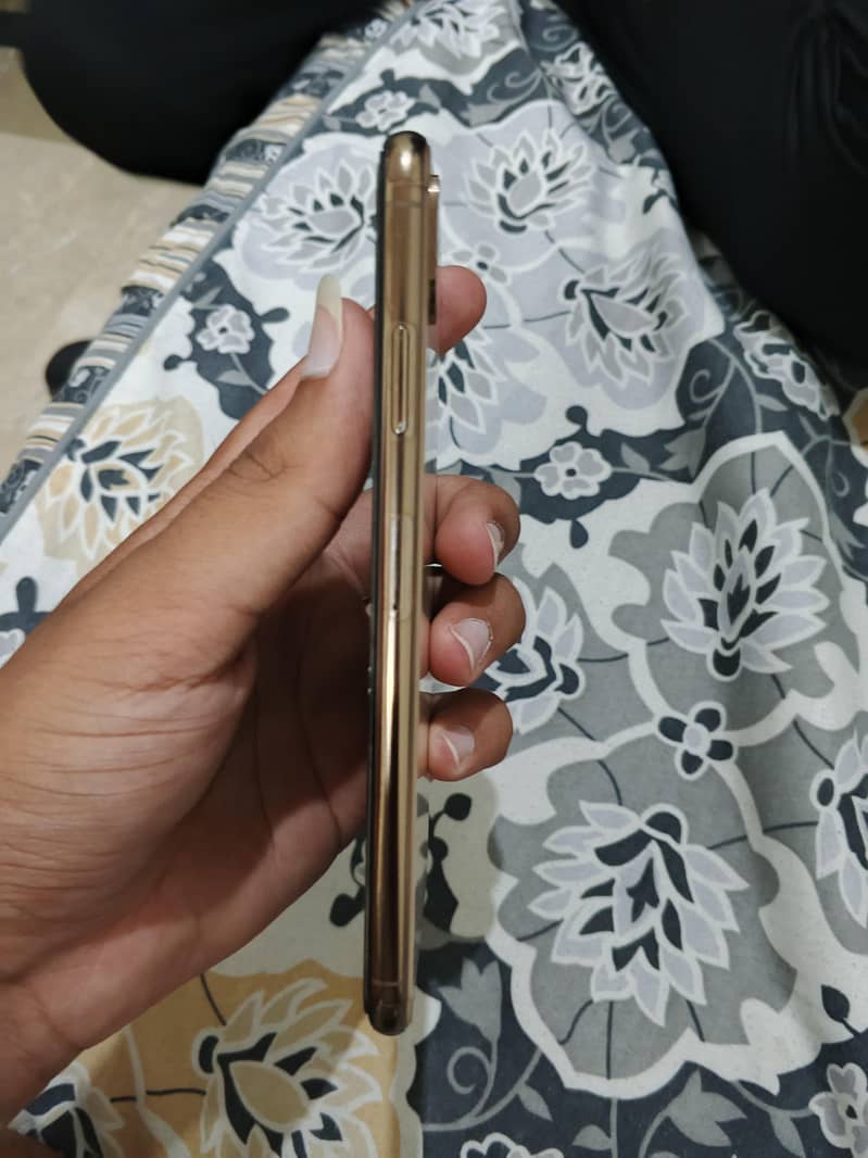 iphone xs max 1
