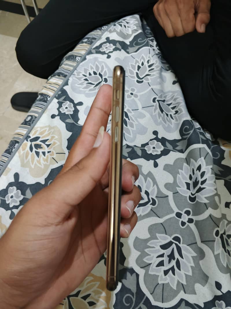 iphone xs max 5