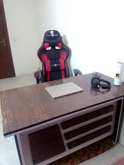Spacious Wooden Office/Gaming Table with Built-in Storage Shelves