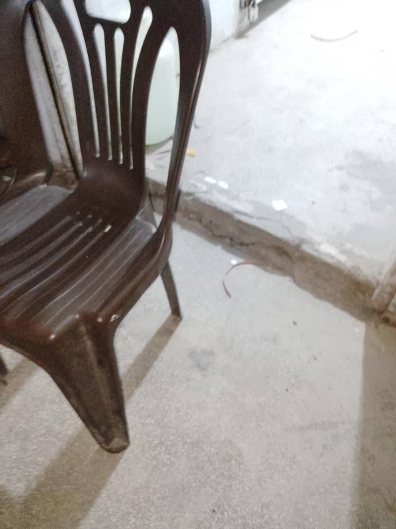 plastic chairs 1