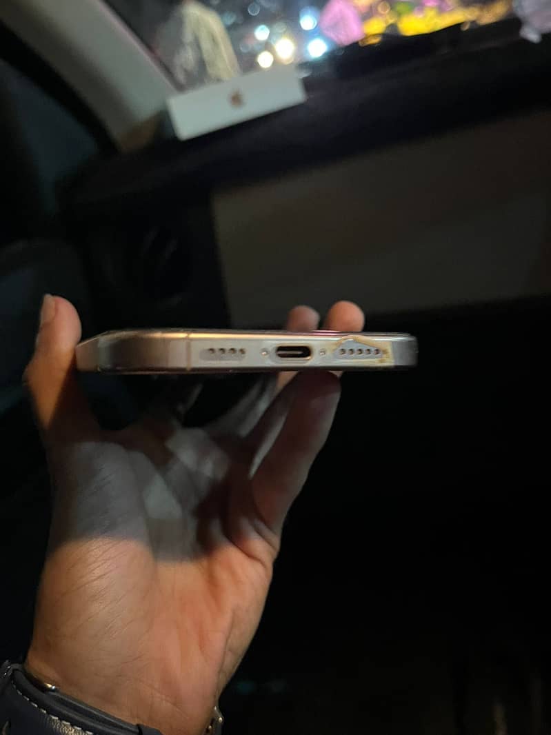 iPhone 16 pro max 1