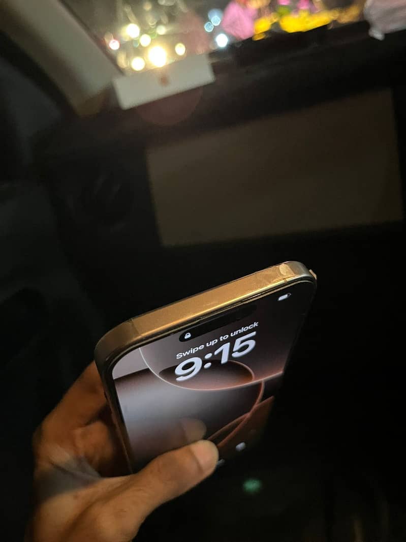 iPhone 16 pro max 4