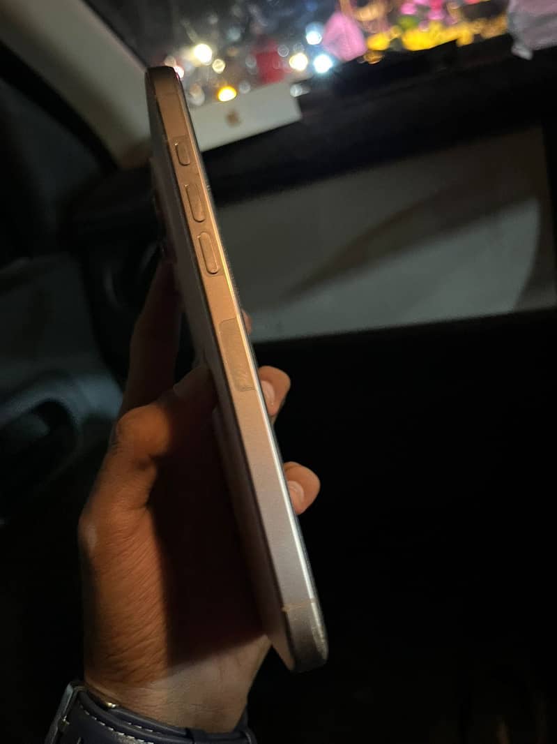 iPhone 16 pro max 6