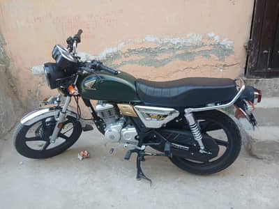 HONDA CG 150 6k km driven registered Islamabad Fully New bike